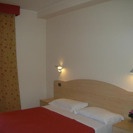 Hotel La Tartaruga โรเซโต เดญา อาบรูซซี ภายนอก รูปภาพ